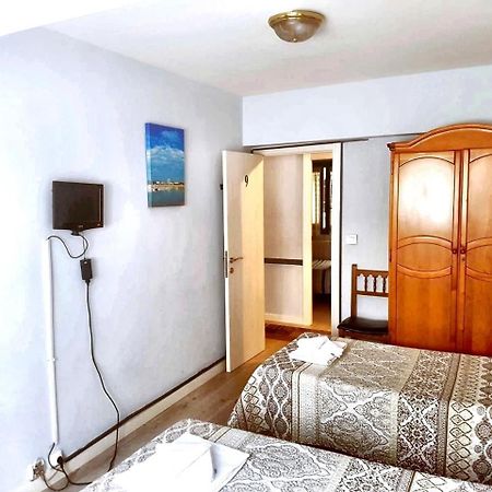 Hostal El Pesquero Burgos Bagian luar foto