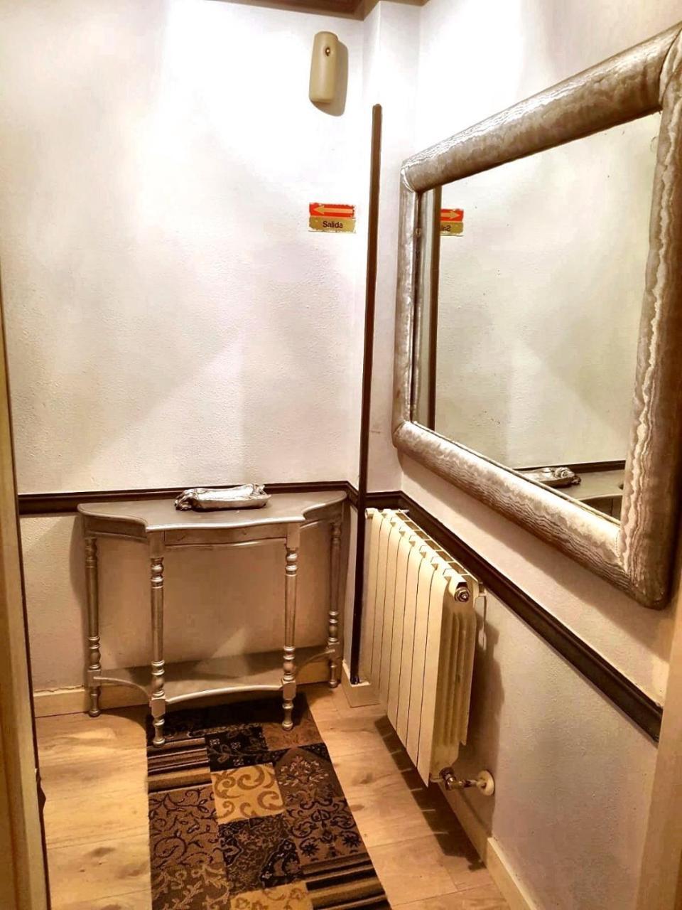 Hostal El Pesquero Burgos Bagian luar foto